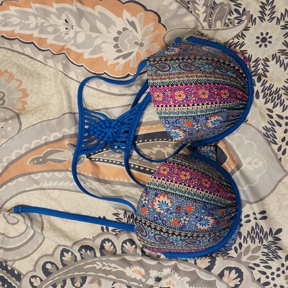 Shade & Shore bikini top underwire size 34DD